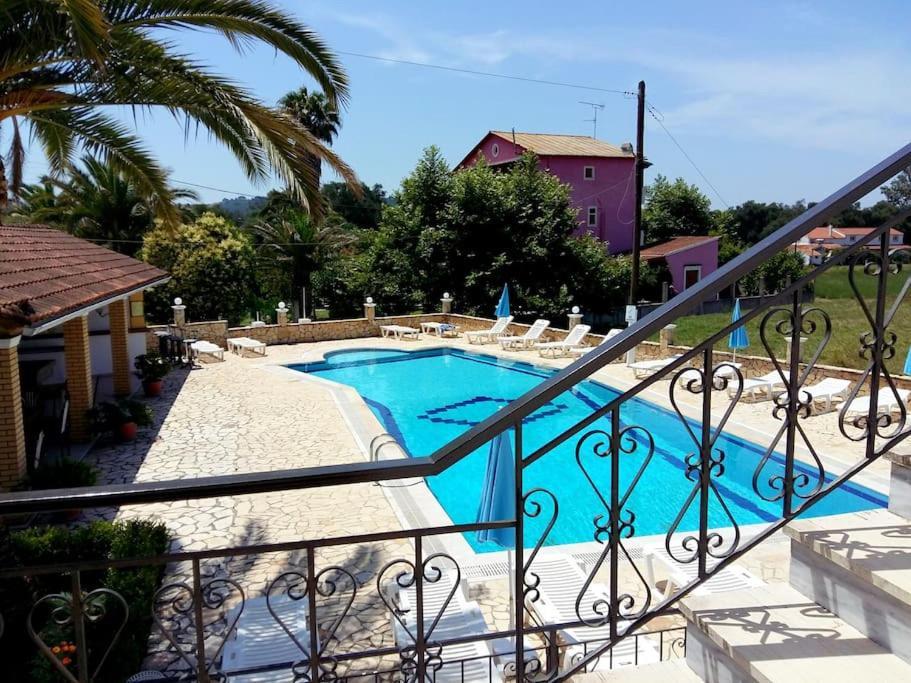 Villa Fondas Roda ภายนอก รูปภาพ