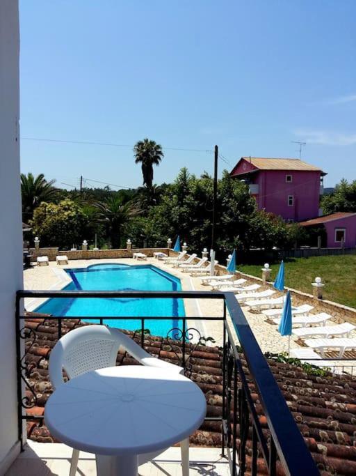 Villa Fondas Roda ภายนอก รูปภาพ